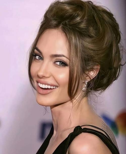 Angelina Jolie, Hollywood smile, smile makeover, istanbul, cades clinic